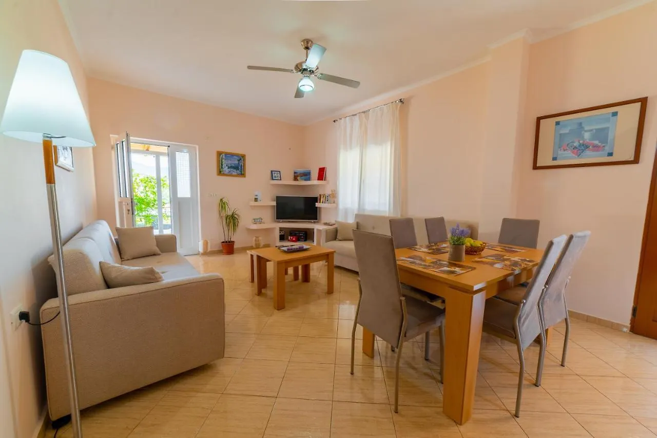 Dajana Apartments كساميل