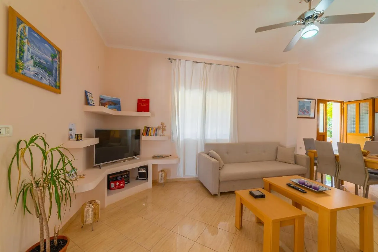 Dajana Apartments كساميل
